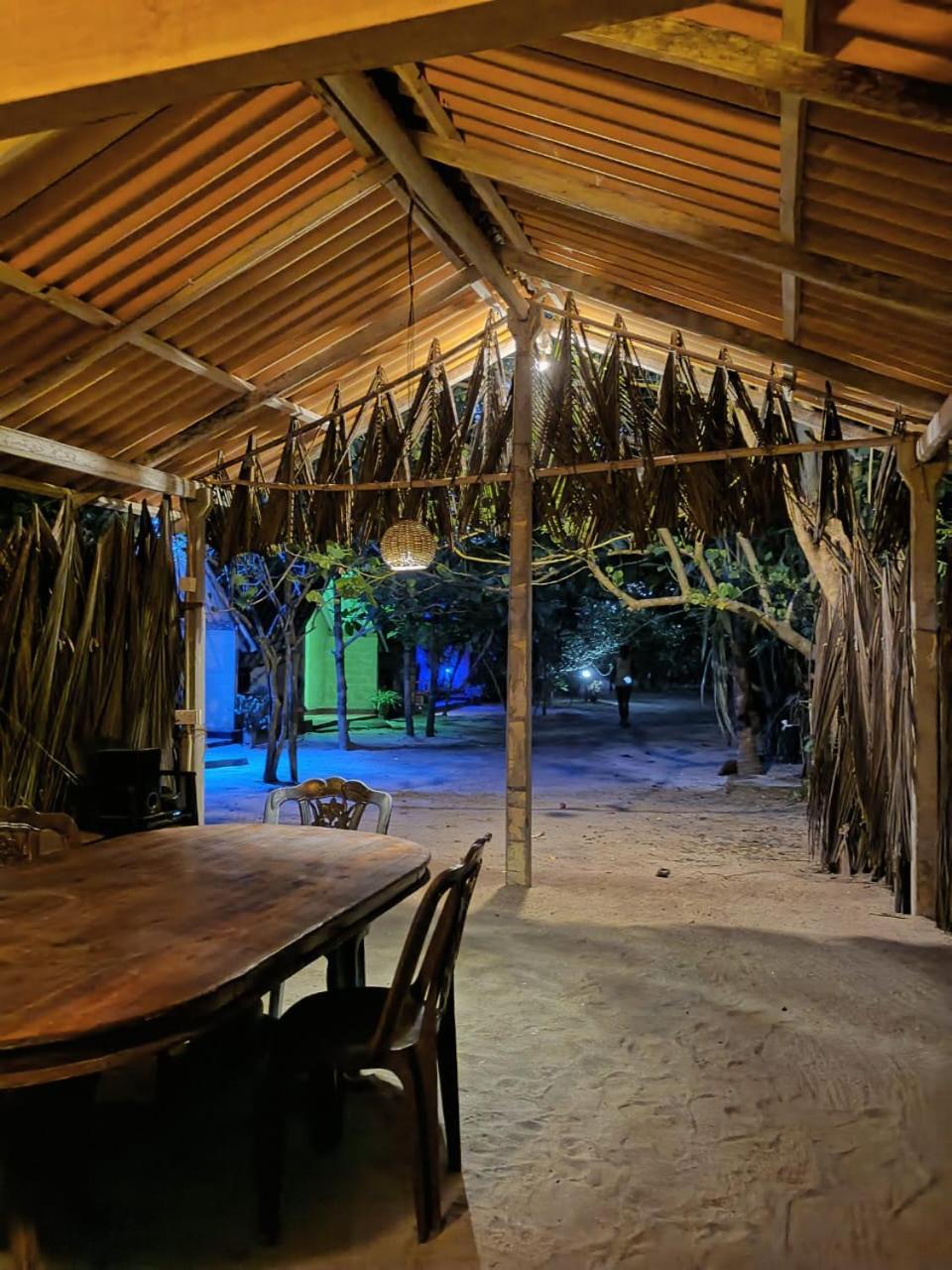 By The C' Cabanas Hikkaduwa Buitenkant foto